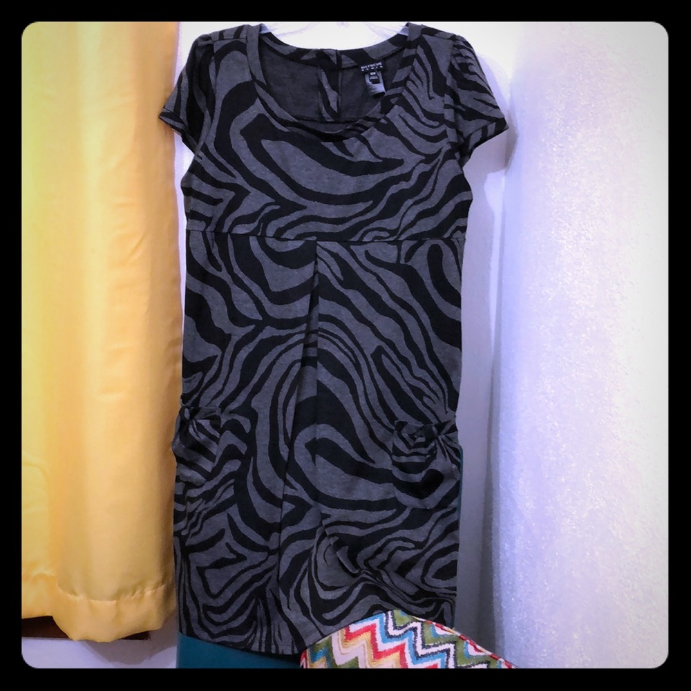 Black and gray zebra striped dress 16W